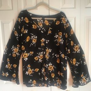 Torrid blouse - flute sleeves - size 2x